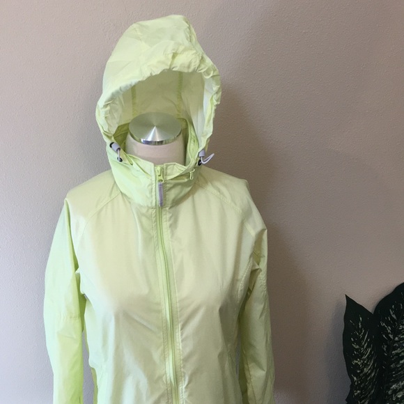 Columbia Jackets & Blazers - COLUMBIA windbreaker, small